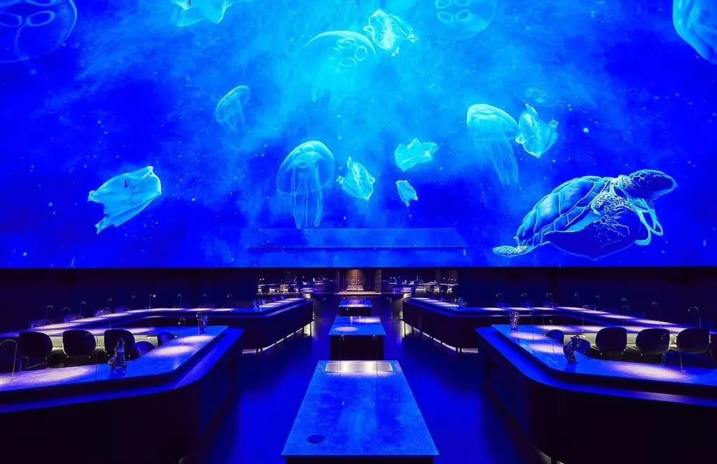 7 Restoran dengan Lokasi Paling Unik di Dunia untuk Pengalaman Kuliner Berbeda